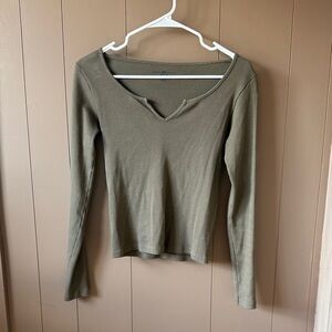 Brandy Melville Olive Ribbed Long‑Sleeve Scoop Neck Top